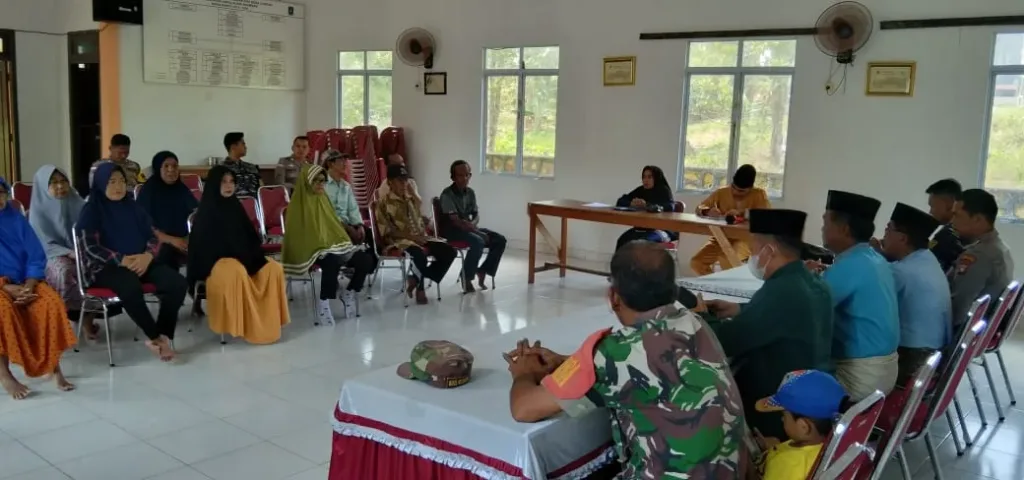 Kebahagiaan di Bulan Ramadan: 27 Keluarga di Desa Landak Terima BLT-DD