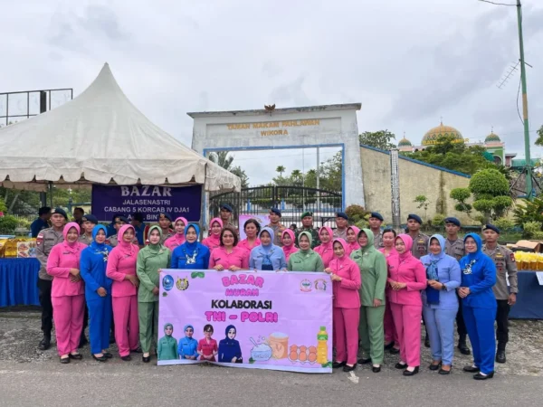 Batalyon B Pelopor Brimob Bintan dan Ibu Bhayangkari Gelar Bazar Murah untuk Masyarakat