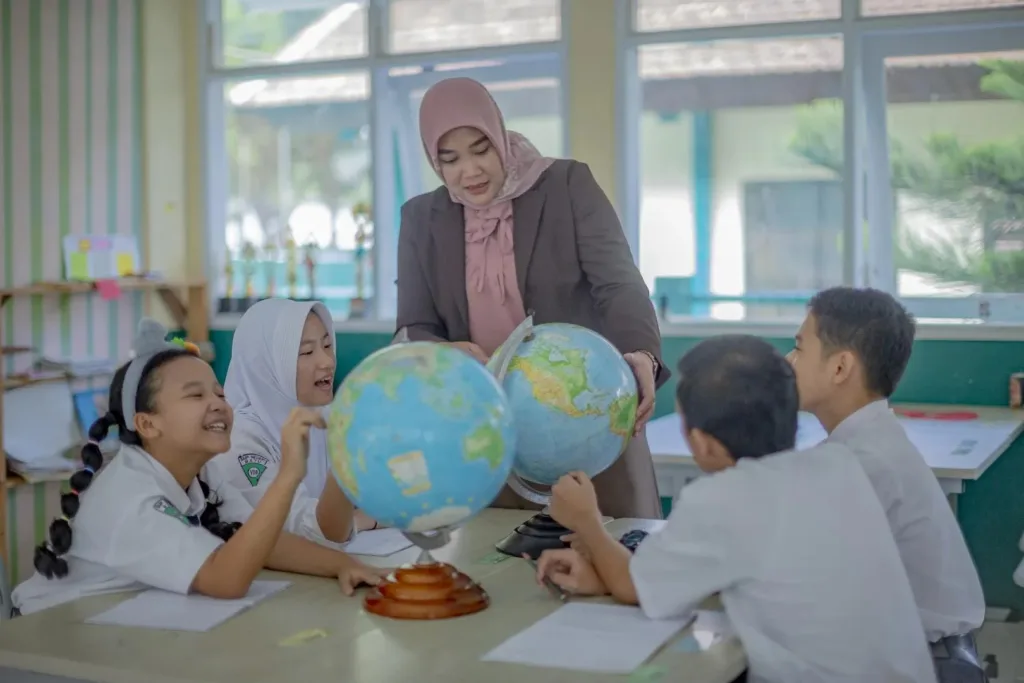 Mengapa Pendidikan Bermutu Butuh Kerja Sama Semesta