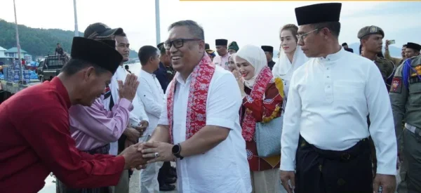 Bupati Aneng Sambut Kedatangan Wakil Gubernur Kepulauan Riau di Tarempa