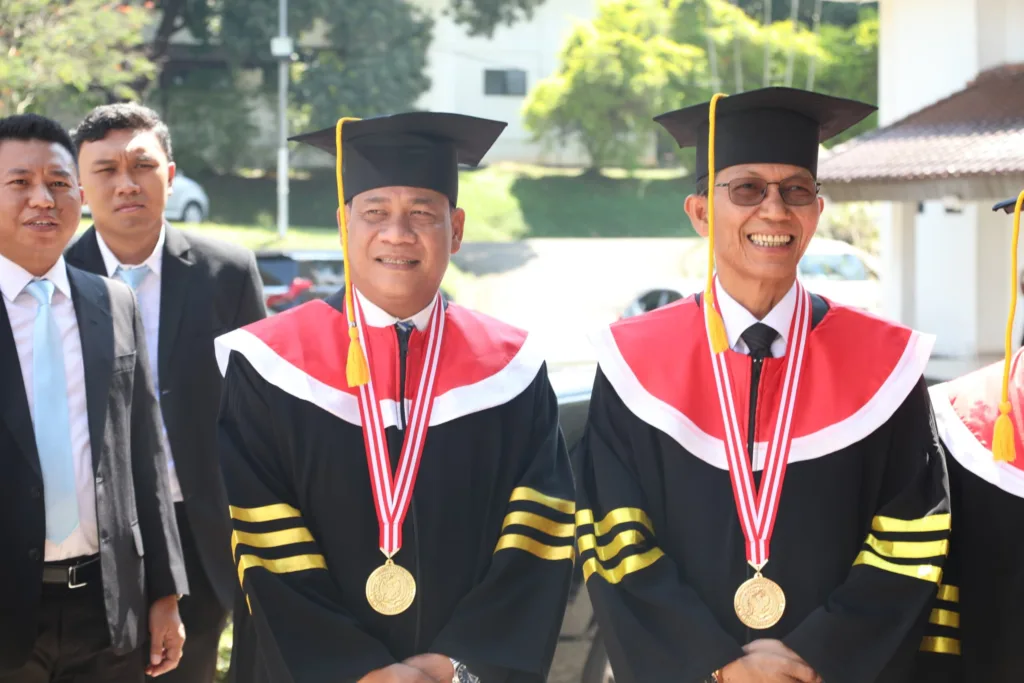 Ketua DPRD Kota Batam Ucapkan Selamat atas Wisuda Doktoral Wali Kota Amsakar dan Sekwan Ridwan