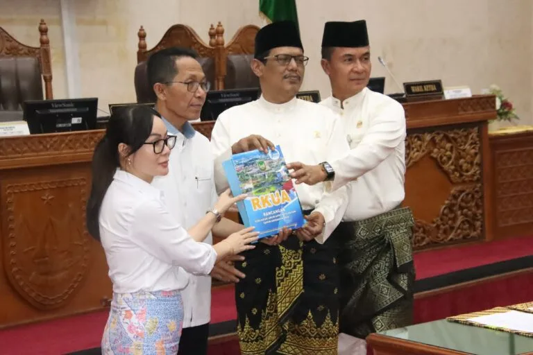 Wali Kota Batam Sampaikan KUA/PPAS APBD 2026 dalam Rapat Paripurna DPRD