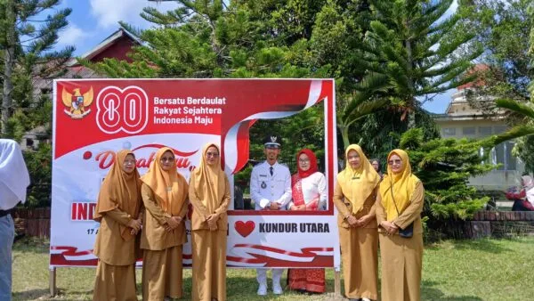 Desa Tanjung Berlian Barat Meriahkan HUT RI ke-80 di Halaman Kantor Camat Kundur Utara