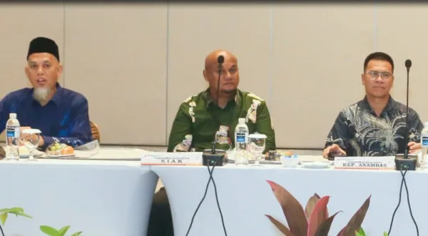 Bupati Aneng Tegaskan Komitmen Ekonomi Syariah pada RUPS Bank Riau Kepri Syariah