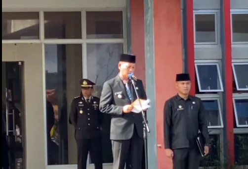 Wabup Anambas Bacakan Amanat Menteri Sosial pada Upacara Hari Pahlawan 2025