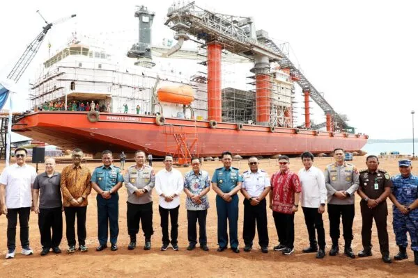 Kapal FLF Permata Borneo 1 Karya Anak Bangsa Diluncurkan di Batam