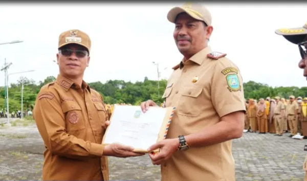 Pimpin Apel Perdana 2026, Bupati Aneng Serahkan DPA dan Tekan Kedisiplinan ASN Anambas
