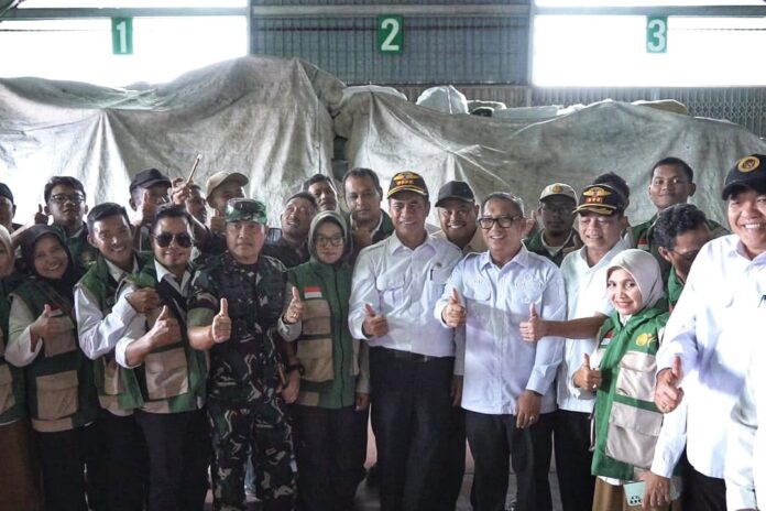 Wagub Nyanyang Dampingi Mentan Amran Sidak Beras Ilegal di Karimun