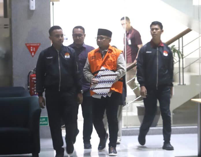ROMPI ORANYE Tersangka kasus dugaan korupsi kuota haji