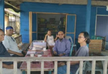 Ketua HNSI Anambas Perkuat Basis Nelayan di Jemaja Timur Agustar, Ketua HNSI Anambas, saat berdiskusi santai namun serius dengan warga dan pengurus ranting di Jemaja Timur