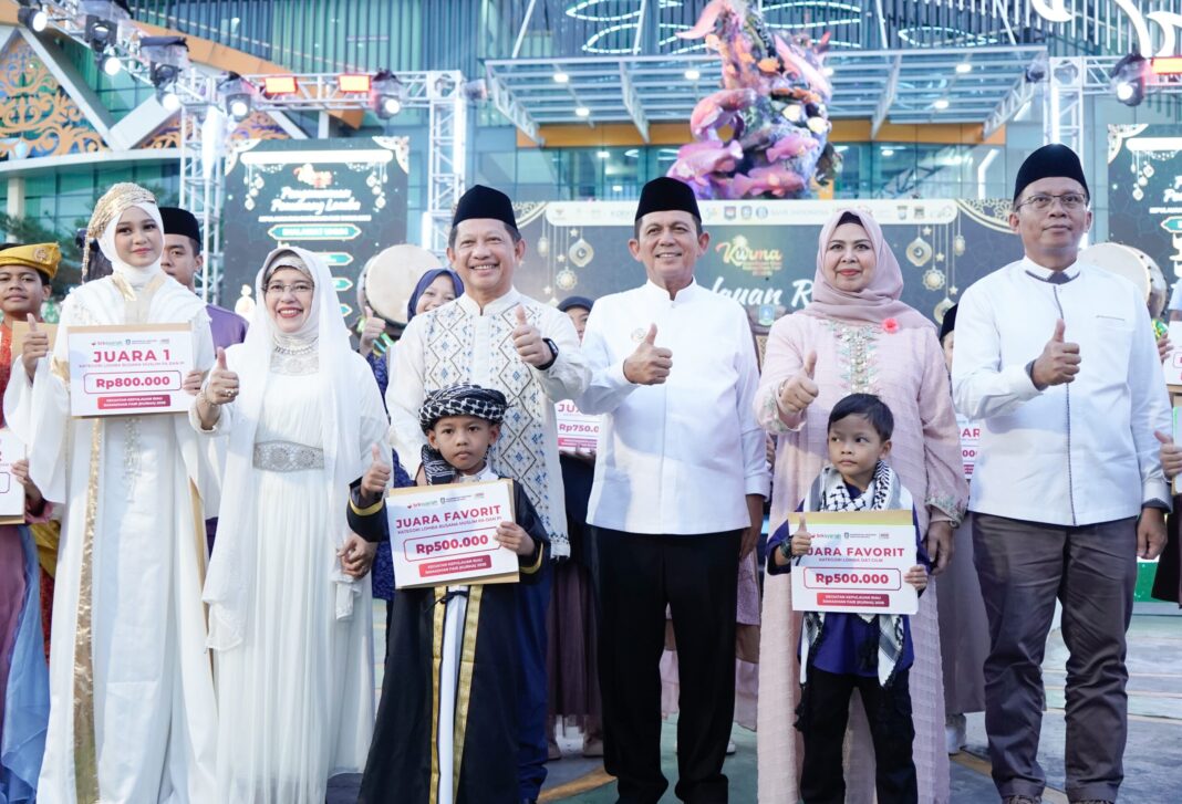 Mendagri Tito Karnavian dan Gubernur Ansar Ahmad di acara penutupan KURMA Kepri Ramadhan Fair 2026.