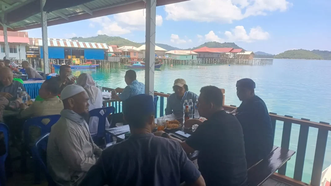 Tokoh Masyarakat Jemaja Timur Temui Gubernur Ansar, Pertanyakan Kelanjutan Jalan Lintas Provinsi yang Memprihatinkan