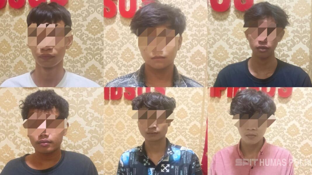 Satreskrim Polres Kudus menangkap 7 pelaku pengeroyokan dan tawuran bersenjata tajam corbek di Desa Karangrowo Undaan yang melukai dua orang.