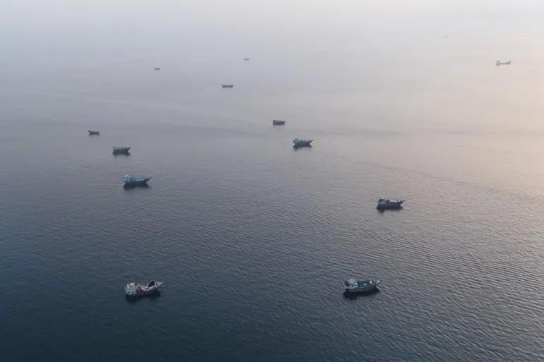 Dampak Konflik Selat Hormuz: Harga Minyak Dunia Melonjak, Bursa Saham Asia Bergejolak