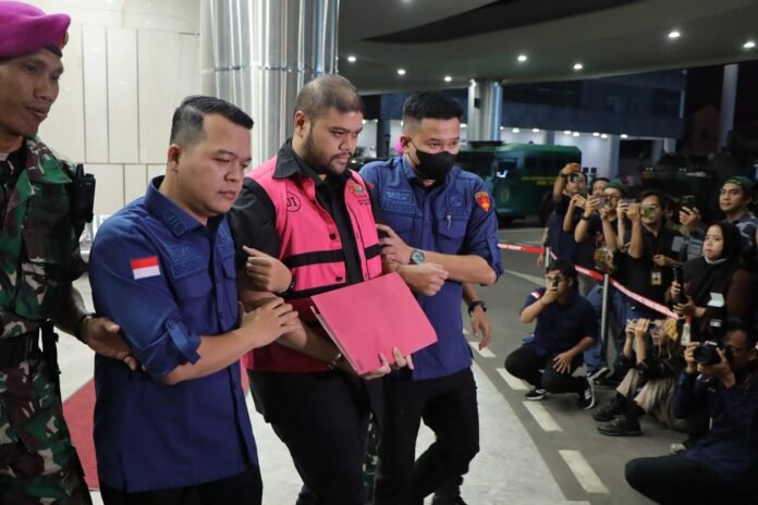 Hak Gizi Anak Sekolah Dikangkangi Mafia Anggaran, Jam Pidsus Tahan Pengendali Mitra SPPG