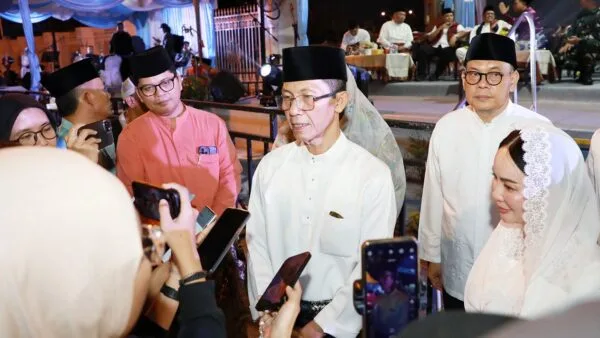 Wali Kota Batam Amsakar Achmad dan Wakil Wali Kota Batam Li Claudia Chandra dalam sesi pemaparan pelayanan publik digital Pemko Batam.