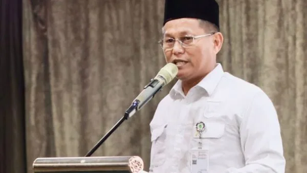 Sekretaris Daerah Kota Batam Firmansyah memberikan kata sambutan pada penutupan Training Centre (TC) peserta MTQH kafilah Batam di Bengkong.