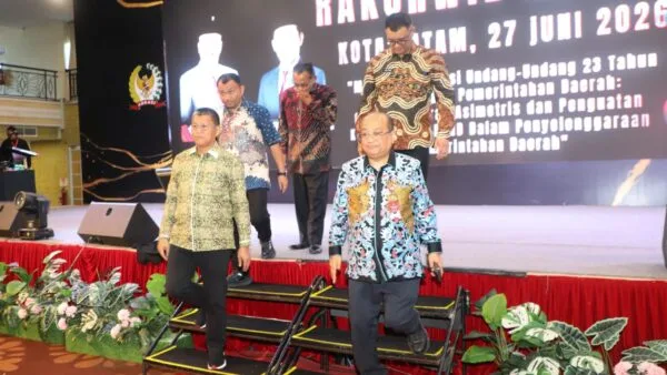 Sekda Batam Firmansyah saat menghadiri pembukaan Rakorwil Sumatera ADKASI 2026 di Jodoh.