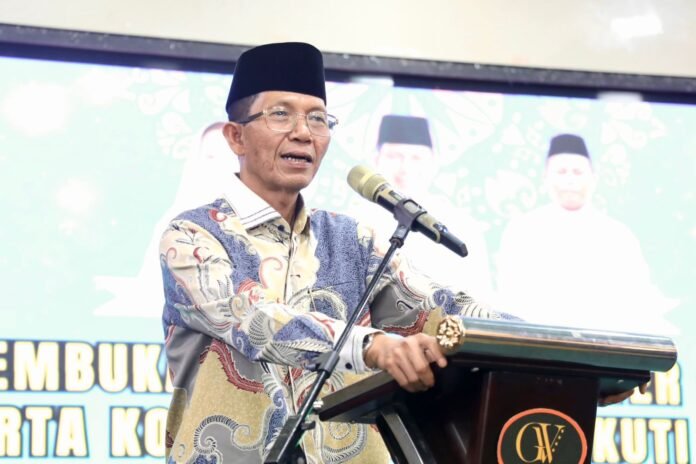 Wali Kota Batam, Amsakar Achmad Wali Kota Batam Amsakar Achmad membuka TC kafilah MTQH Kepri 2026 dan menjanjikan bonus Rp50 juta jika Batam sukses meraih gelar juara umum.