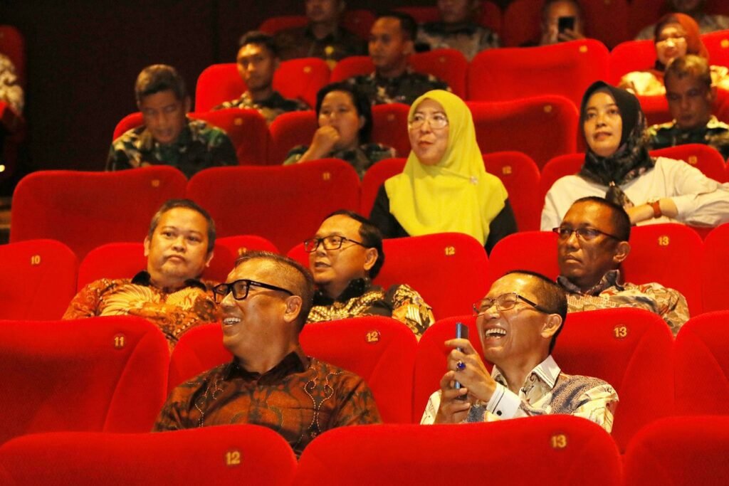 Wali Kota Batam, Amsakar Achmad, bersama Wakil Gubernur Kepri, Nyanyang Haris Pratamura