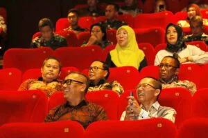 Wali Kota Batam, Amsakar Achmad, bersama Wakil Gubernur Kepri, Nyanyang Haris Pratamura