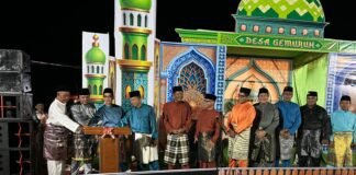 Bupati Karimun Buka MTQ Desa Gemuruh, Respons Usulan Bangun SMA Laporan wartawan Samudera Kepri mengenai pembukaan MTQ Desa Gemuruh 2026 oleh Bupati Karimun yang merespons rencana pembangunan SMA baru di Kundur.