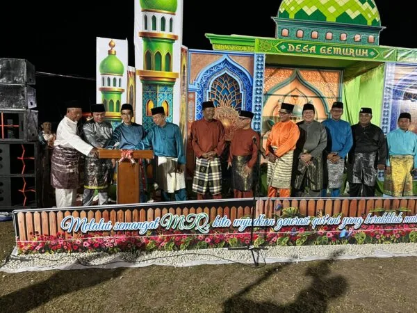 Laporan wartawan Samudera Kepri mengenai pembukaan MTQ Desa Gemuruh 2026 oleh Bupati Karimun yang merespons rencana pembangunan SMA baru di Kundur.