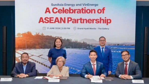 VinEnergo (Grup Vingroup Vietnam) bermitra dengan SunAsia Energy Filipina guna membangun PLTS apung hibrida akuakultur 422 MWp senilai USD 1,5 miliar.