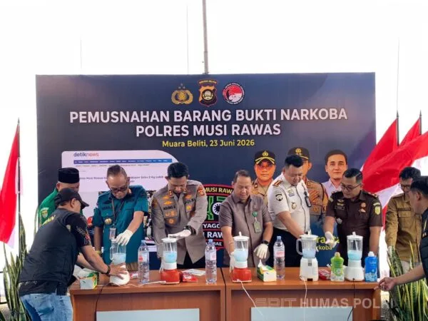 Satres Narkoba Polres Musi Rawas memusnahkan barang bukti sabu seberat 2 kg dan 20 butir ekstasi hasil tangkapan Mei 2026.