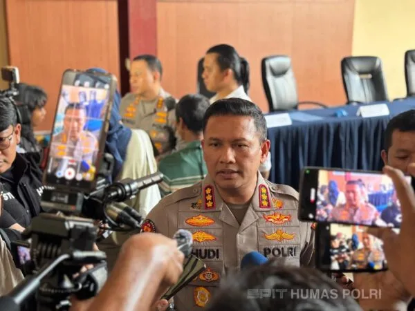Kabidhumas Polda Metro Jaya Kombes Pol Budi Hermanto saat memberikan keterangan pers mengenai penanganan kasus penyekapan di Senen.