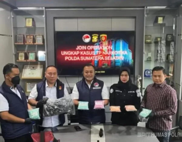 Polda Sumsel menggagalkan penyelundupan 6.000 butir ekstasi senilai Rp3,3 miliar