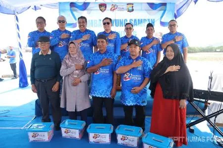 Memelihara Warisan Maritim di Kampung Tua, Ratusan Nelayan Dayung Sampan Bersama Polri di Tanjung Riau