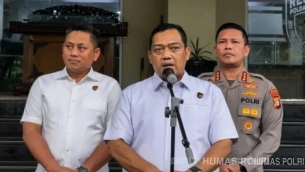 Ditreskrimum Polda Metro Jaya melimpahkan tahap II kasus tersangka RS dan TT ke Kejati DKI Jakarta