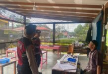 Jaga Kamtibmas, Polsek Daik Lingga Gencarkan Patroli Dialogis Personel Polsek Daik Lingga melaksanakan patroli dialogis dan berinteraksi dengan warga di Lingga.