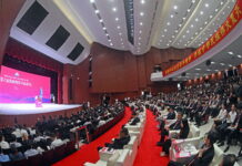 Peringati 160 Tahun Sun Yat-sen, Forum Lintas Selat di Zhongshan Cetak Rekor Peserta dan Proyek Terbesar Jajaran pejabat pemerintahan dan delegasi lintas selat saat menghadiri upacara pembukaan The 6th Cross-Strait Sun Yat-sen Forum di Zhongshan.