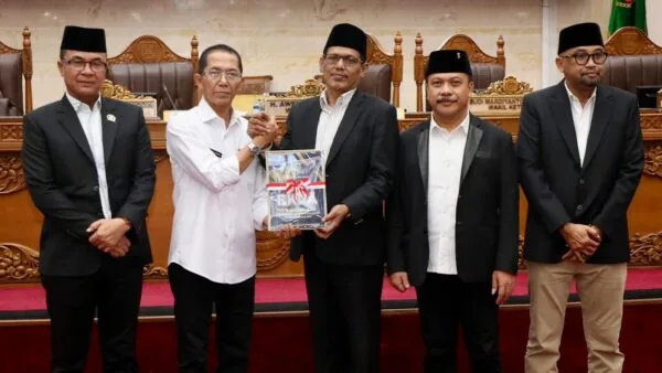 APBD Batam, Amsakar Achmad, DPRD Batam, KUA-PPAS 2027, Pertumbuhan Ekonomi Batam, Pemko Batam