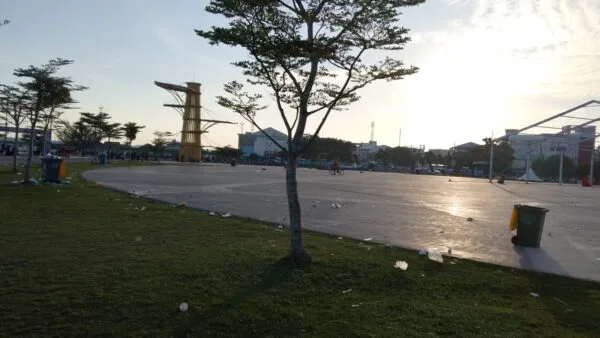 Ikon Wisata Jadi Tempat Sampah