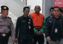 OTT KPK di Pemkab Langkat, Bupati SAF dan Tim Sukses Jadi Tersangka Suap Proyek Miliaran Rupiah Juru Bicara KPK Budi Prasetyo bersama tim penyidik saat menggelar konferensi pers pengumuman status tersangka Bupati Langkat di Gedung Merah Putih KPK.