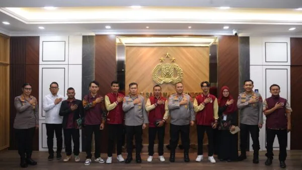 Kapolda Kepri Irjen Pol Asep Safrudin saat menerima audiensi pengurus DPD GMPK Kepri di Batam