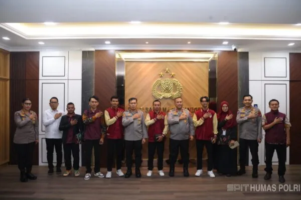 Kapolda Kepri Irjen Pol Asep Safrudin saat menerima audiensi pengurus DPD GMPK Kepri di Batam