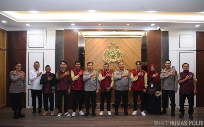 Kapolda Kepri Irjen Pol Asep Safrudin saat menerima audiensi pengurus DPD GMPK Kepri di Batam