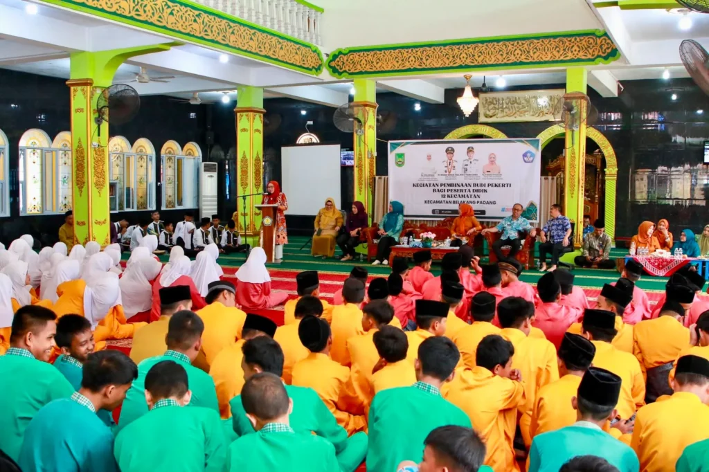 Bentuk Generasi Berakhlak, TP-PKK Batam Dorong Pelajar Tebar Konten Positif