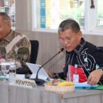 Sekda Batam Firmansyah saat menjadi mentor dalam Seminar Rancangan Proyek Perubahan PKN II di Surabaya.