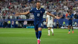 Selebrasi bintang Prancis Kylian Mbappe setelah mencetak gol dan memecahkan rekor di babak 32 besar Piala Dunia 2026.