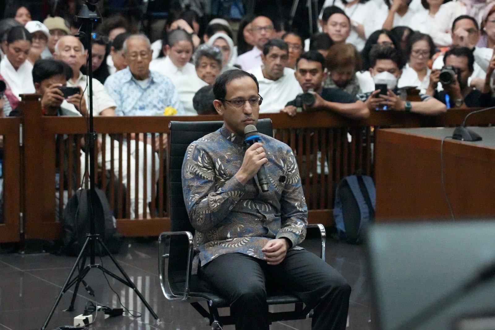 Suasana persidangan pembacaan putusan vonis 10 tahun penjara terhadap terdakwa Nadiem Makarim di Pengadilan Tipikor Jakarta Pusat.
