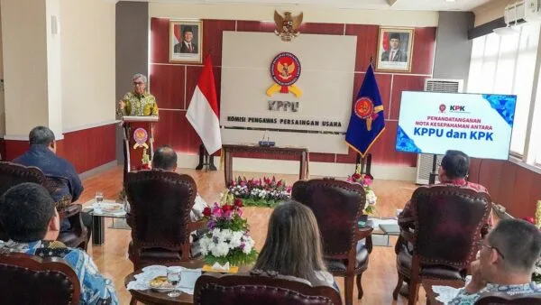 Penandatanganan Nota Kesepahaman (MoU) antara KPK dan KPPU di Jakarta.