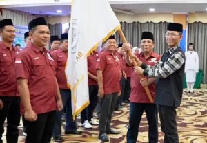 Wali Kota Batam Amsakar Achmad saat memberikan kata sambutan dalam pengukuhan pengurus KBKK Batam di Hotel Golden View.