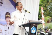 Siapkan Peradaban Masa Depan, Pemko Batam Dukung Penuh Penyediaan Lahan SMKN 13 Wali Kota Batam Amsakar Achmad memberikan sambutan pada seremoni peletakan batu pertama USB SMKN 13 Batam di Bengkong.