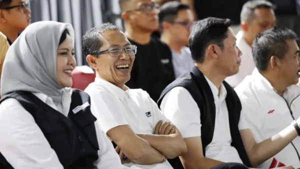 Wali Kota Batam Amsakar Achmad saat menutup turnamen FIBA 3x3 Challenger 2026 di Dataran Engku Putri.
