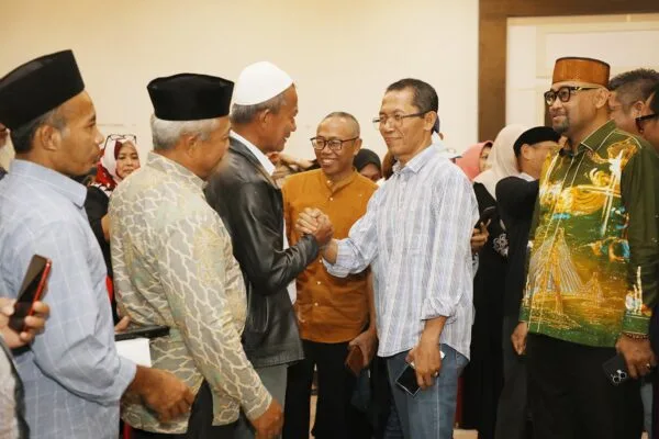 Wali Kota Batam Amsakar Achmad saat silaturahmi bersama warga Kecamatan Bengkong.
